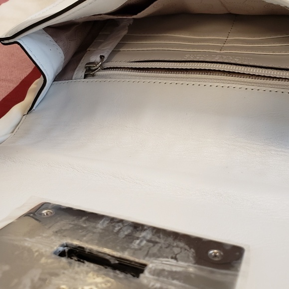 Michael Kors white clutch - Picture 5 of 6